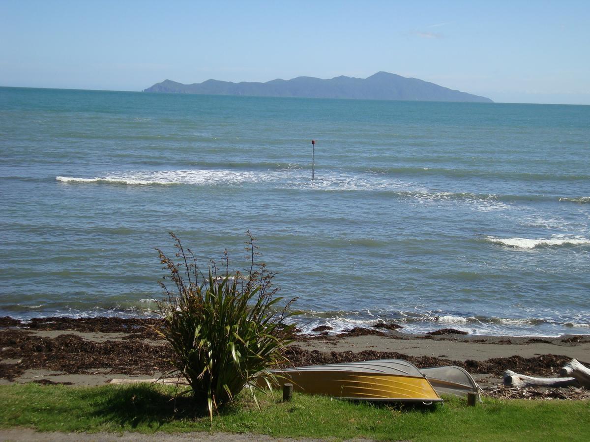 Kapiti Waves Bed & Breakfast Pukerua Bay Kültér fotó